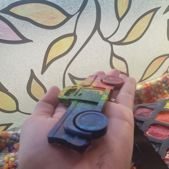 🎉HOST PICK 🎉 NEW Handmade Rainbow Truck Crayon / Decor Size is 5 x 2.5 Inches - Picture 4 of 10